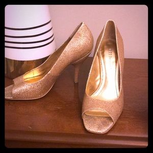 BCBG gold glitter peep toe heels- 7.5